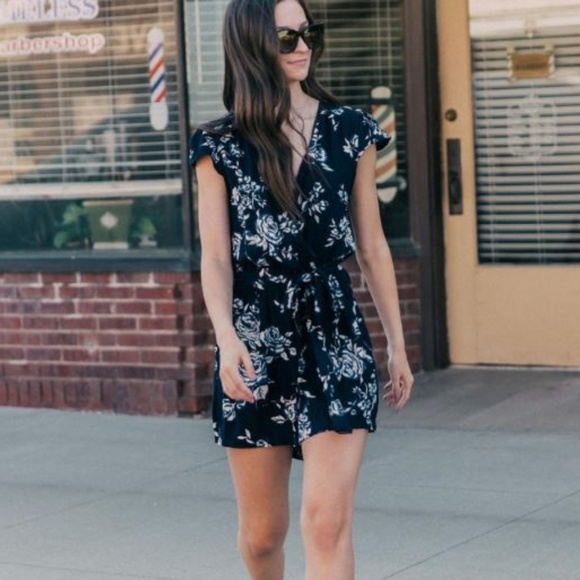 Angie Floral Surplice Romper from the Buckle ✨ - Picture 1 of 6